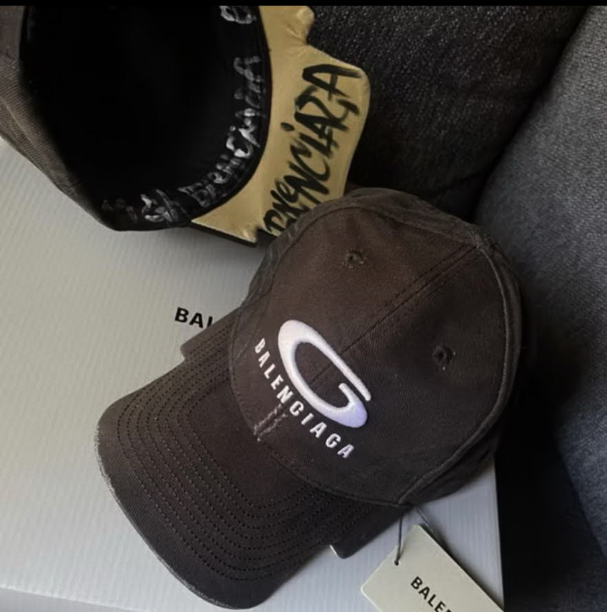 Balenciaga Logo Embroidered Mens Loop Sports Icon Cap in Black - Image 2