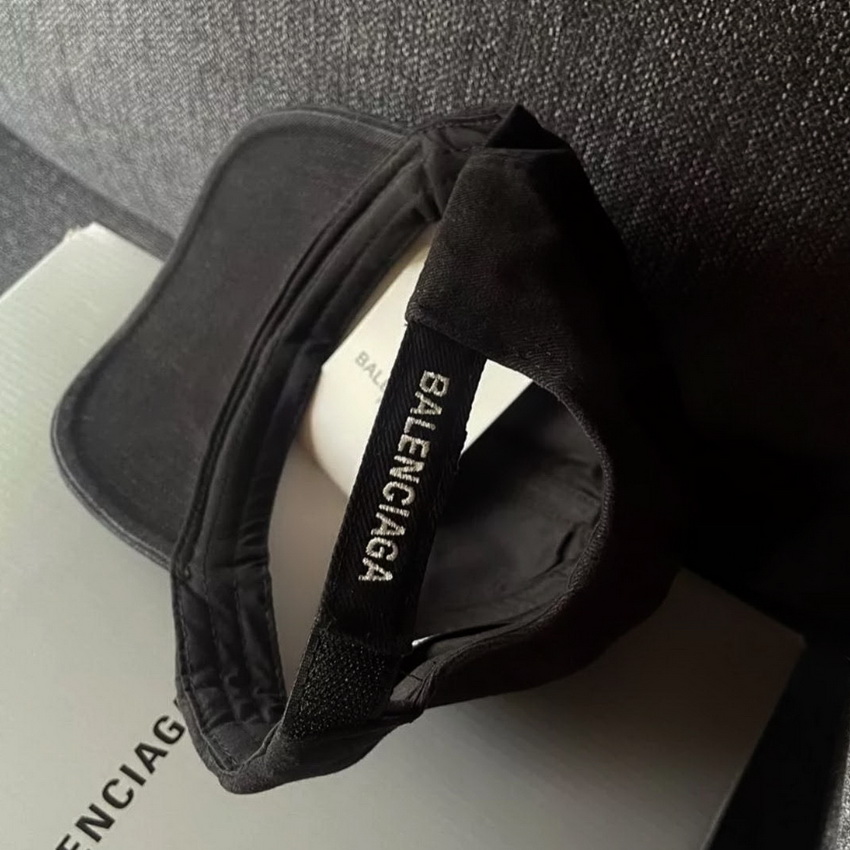 Balenciaga Vogue Logo Embroidered Baseball Cap Black - Image 2