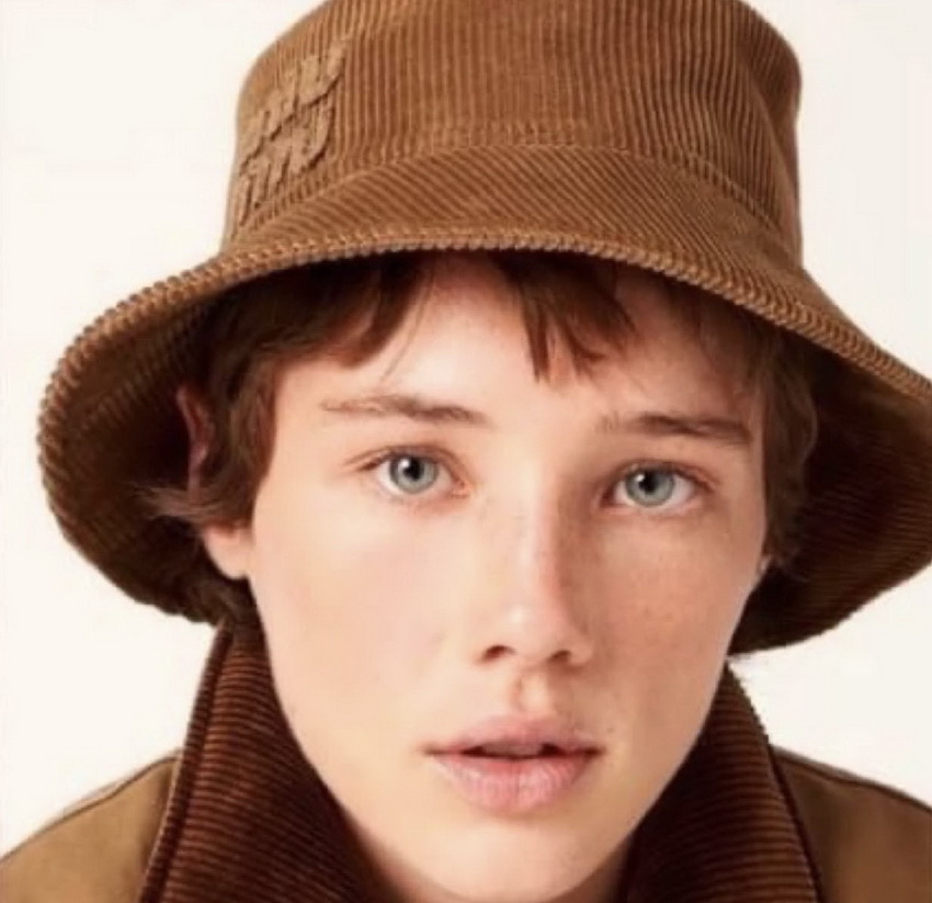 Miu Miu Logo Embroidered Velvet Brown Bucket Hat - Image 3